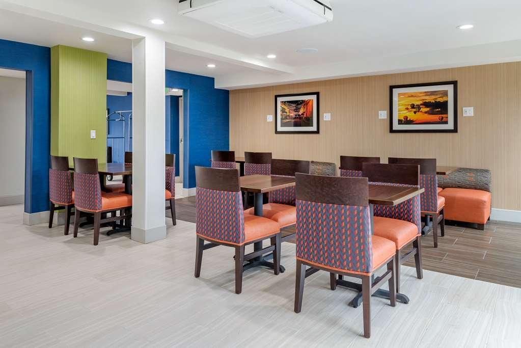 Comfort Inn & Suites Tigard Near Washington Square Restaurant foto